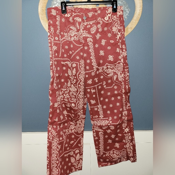 Wide-Leg Trousers with a Paisley Pattern in a Vintage Bohemian Design - Picture 4 of 7